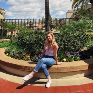 Meet your Posher, Iris